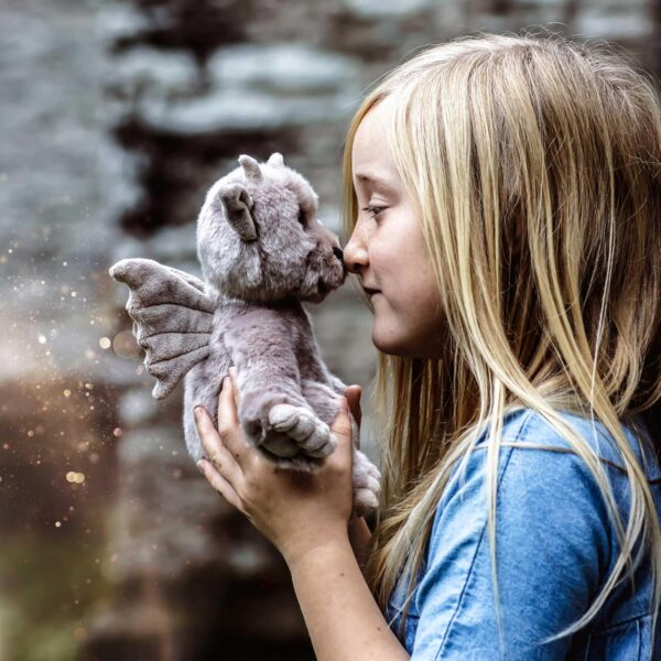 819fnoQ2ucL._AC_SL1500_.jpg Charlie Bears Bearhouse Moat Pluszak Gargulec (20 cm) Szara Maskotka Kolekcjonerska
